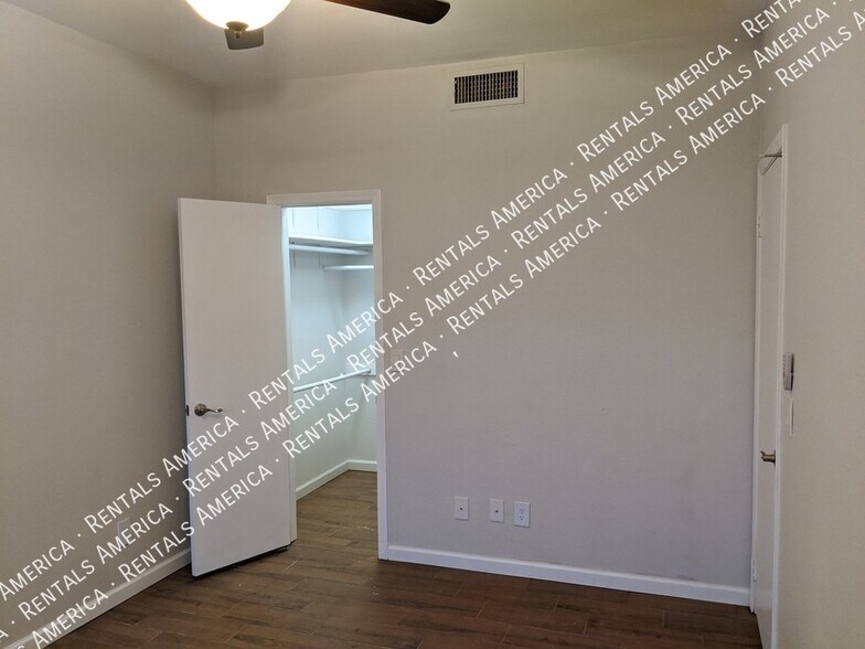 Building Photo - 8888 N 47th Ave