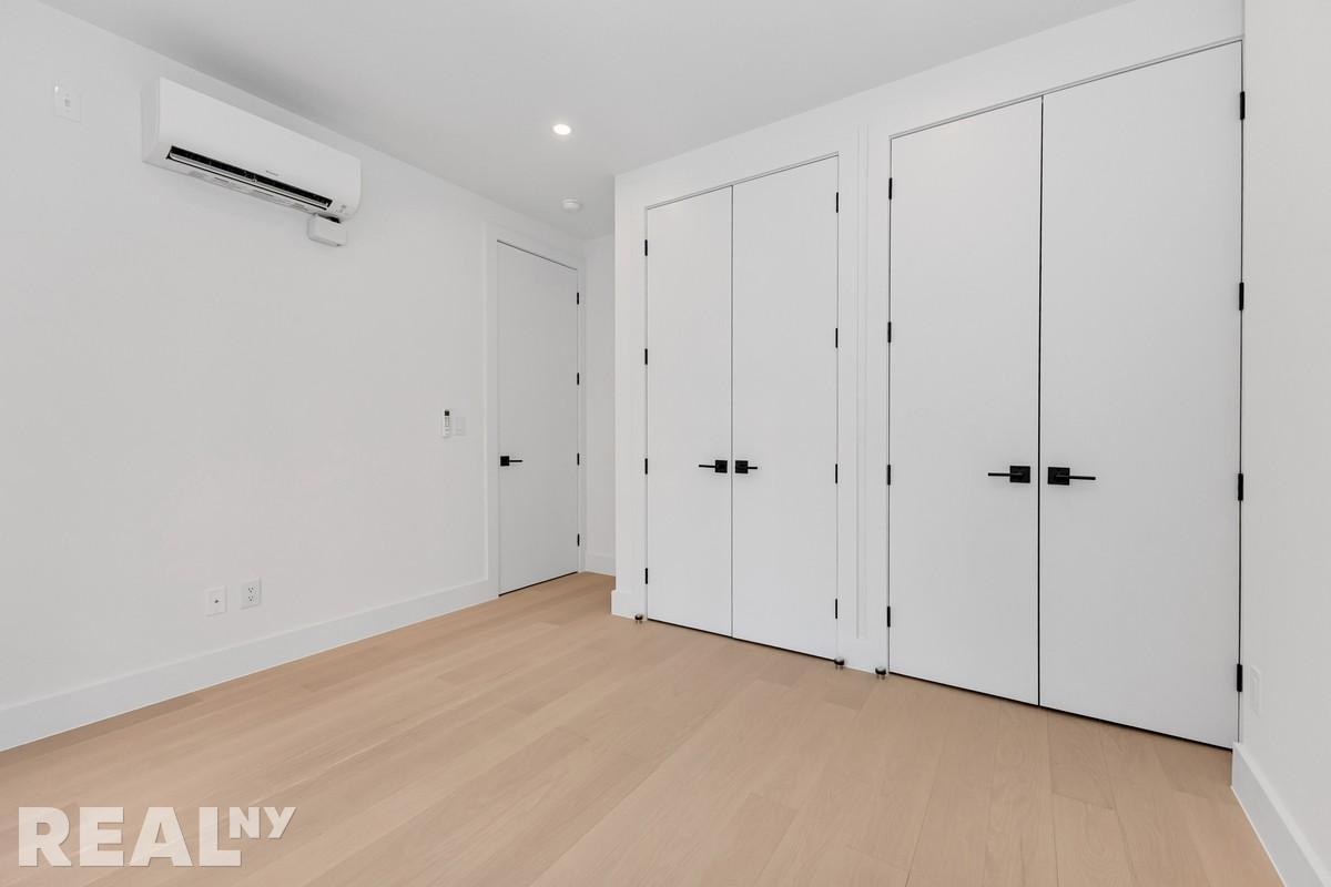 Building Photo - 704 Eighth Avenue