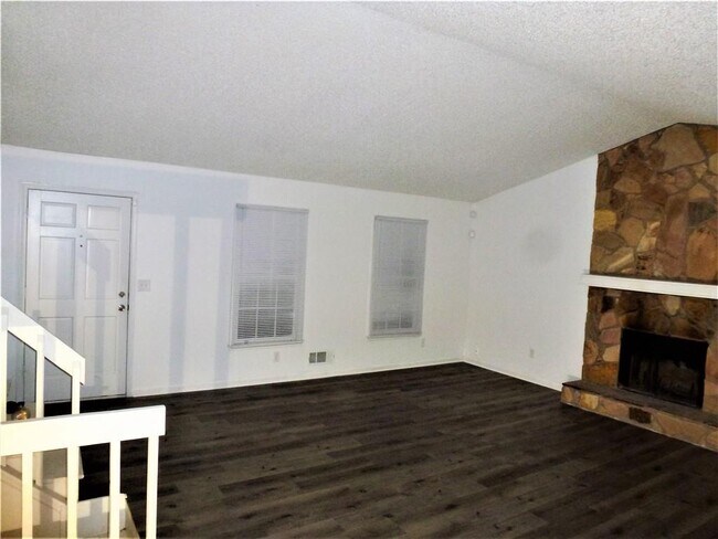 Building Photo - 382 Cross Creek Pl
