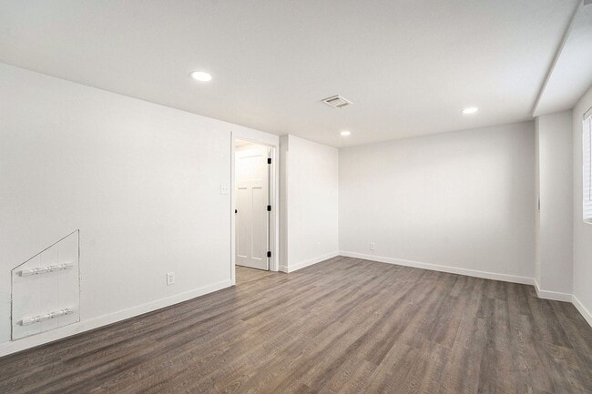 Building Photo - 4728 Estes St