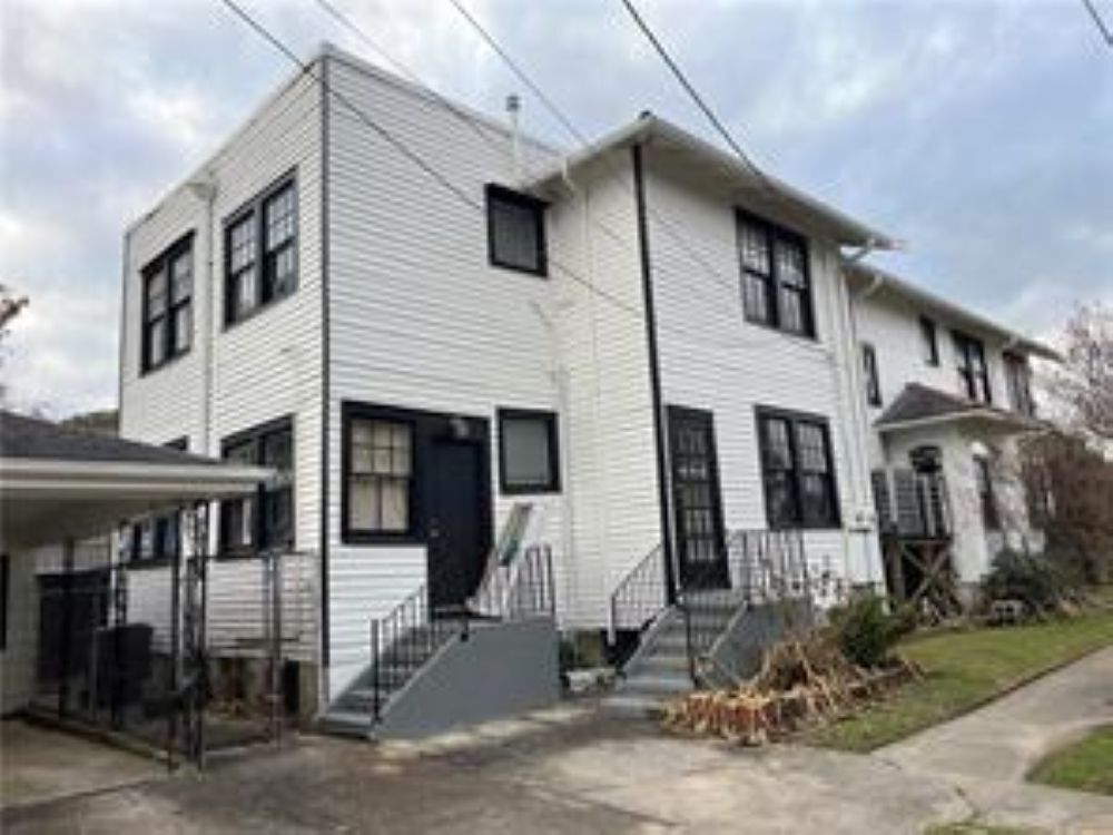 Side view - 700 Florida Blvd