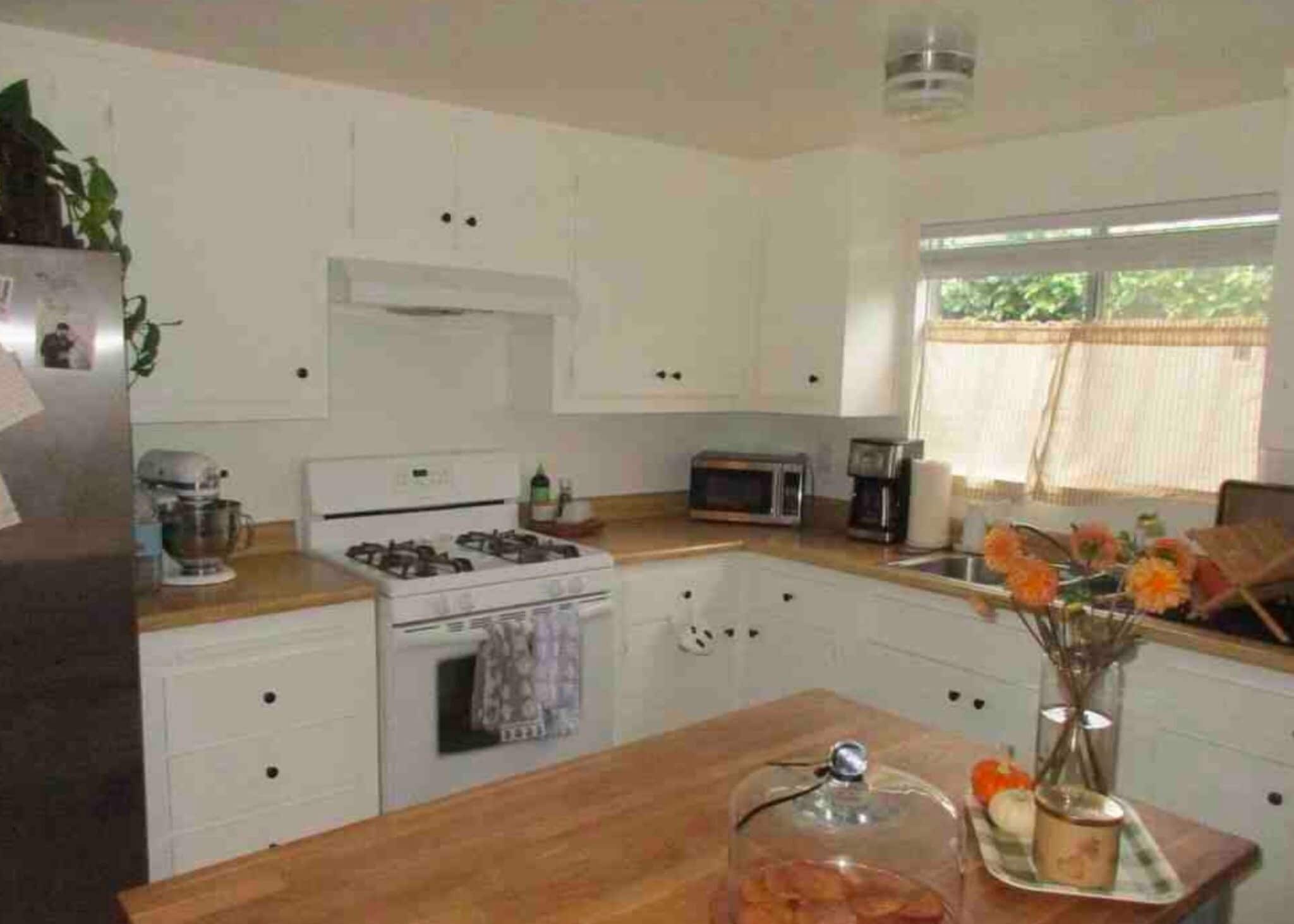 Building Photo - 253 N Center St