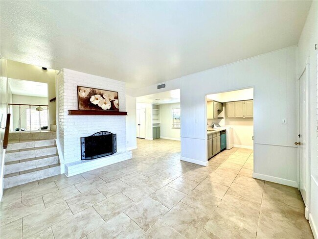 Building Photo - 11127 Village Bend Ln