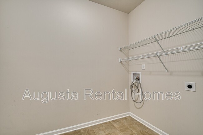 Building Photo - 633 Colston Ave