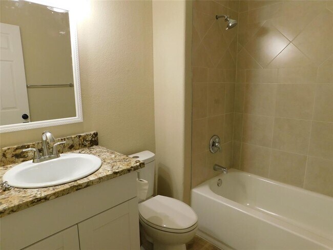 Building Photo - 500 Wanta Hide A Way Dr