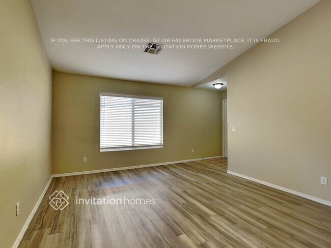 Building Photo - 12924 N Primrose St