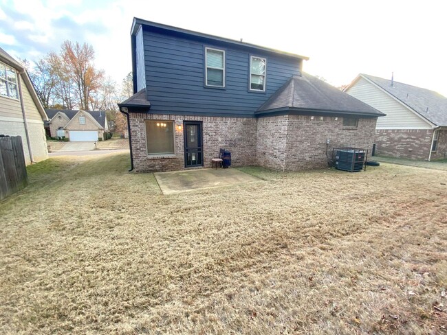 Building Photo - 4 bed, 3 bath near Old Brownsville Rd and ...