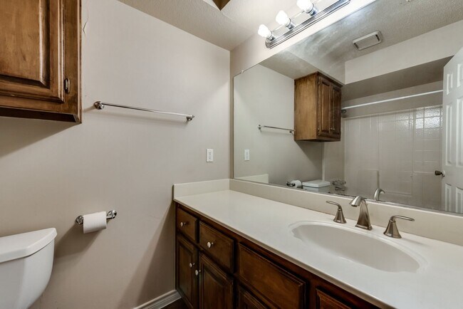 Building Photo - **COMING SOON** BEAUTIFUL CORNER LOT! Love...
