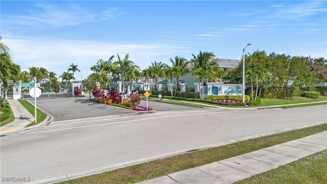 Building Photo - 2560 Seychelles Dr