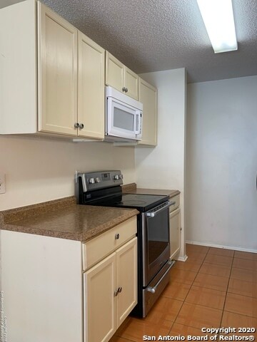 Building Photo - 9611 Mystic Bend St
