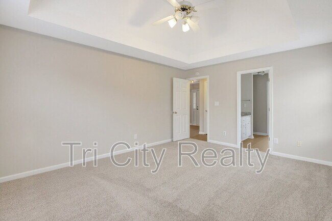 Building Photo - 110 York Ln