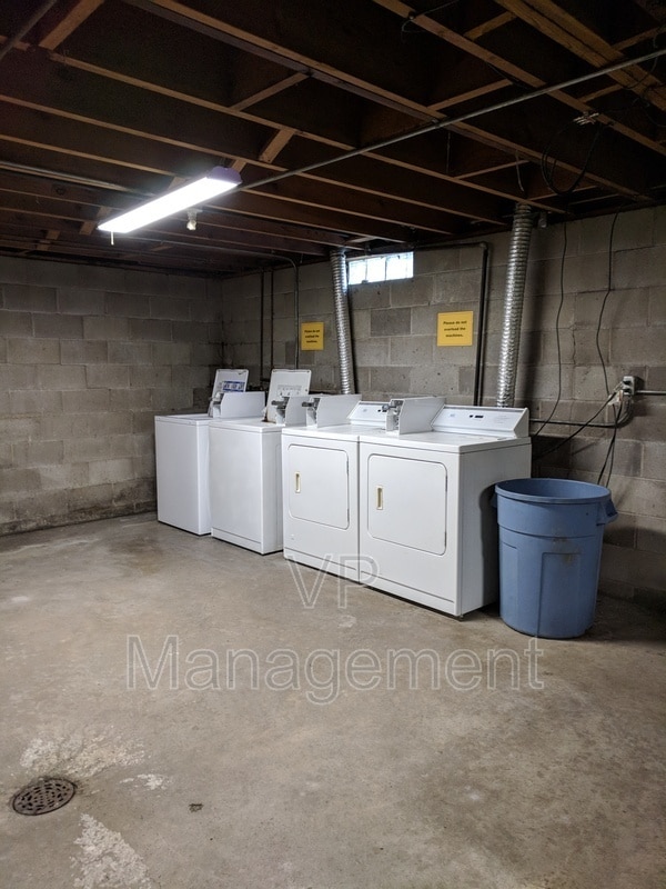 Building Photo - 2607 Diehn Ave