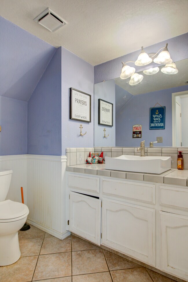 Building Photo - 4404 Bluff Creek Dr