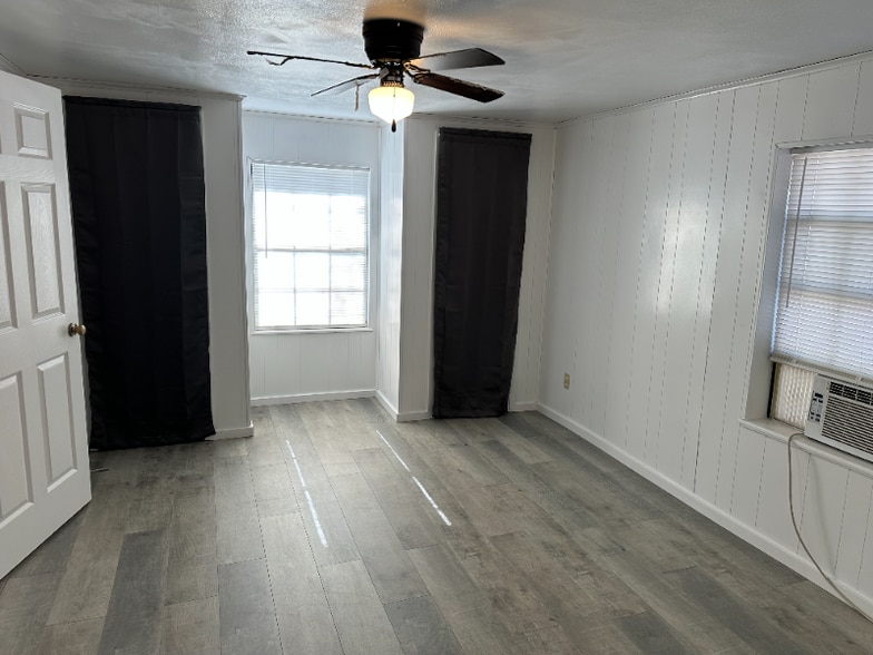 Building Photo - 1220 Graham St