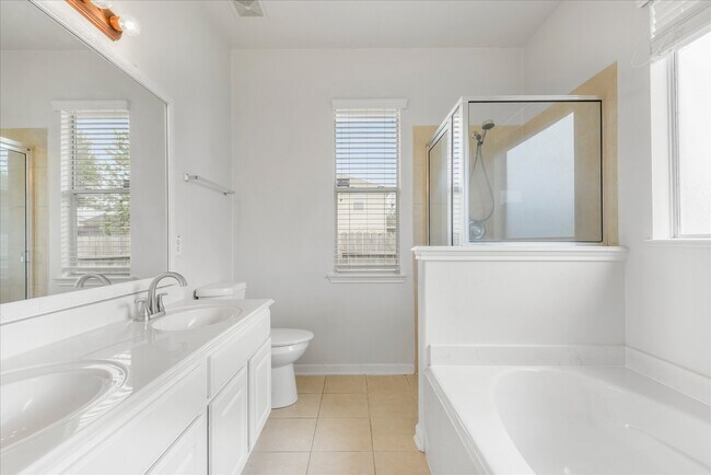 Building Photo - 20214 Sendera Oaks Ln