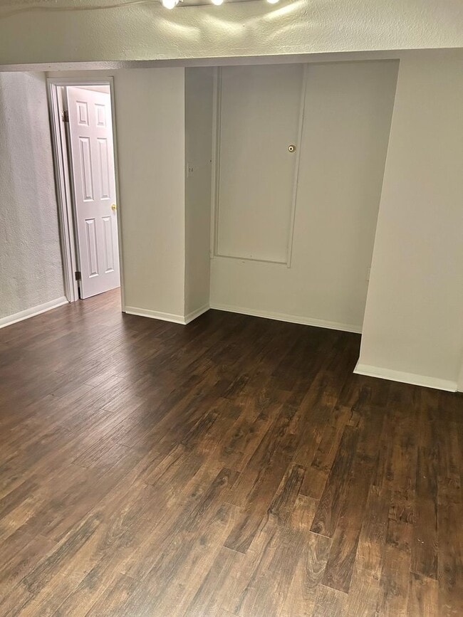 Building Photo - Cozy 1 Bed 1 Bath Apartment