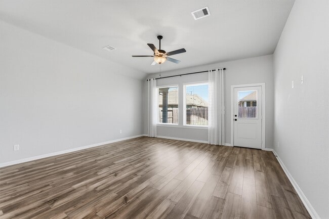 Building Photo - 1338 Lakeside Crk Rd