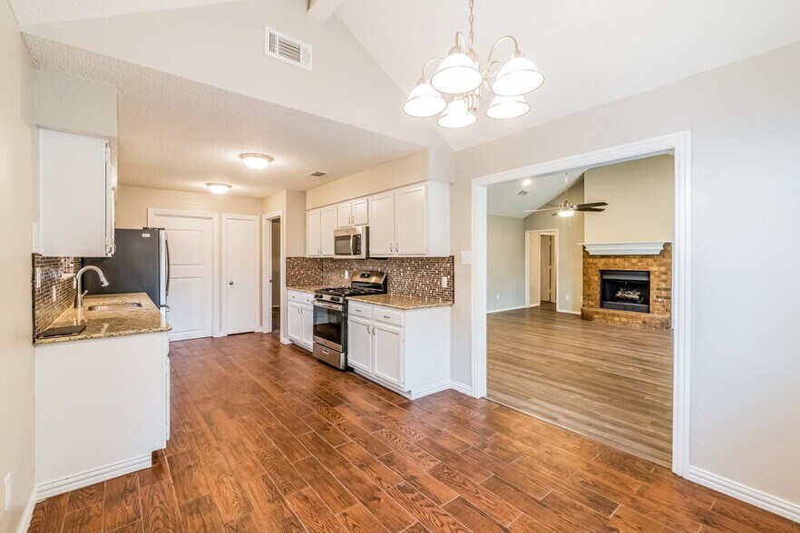 Building Photo - 2101 Garner Cir