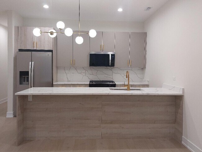 Building Photo - 4625 S Michigan Ave