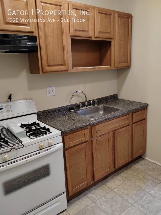 Large 2 Bedroom Apartment FOR RENT! 4320 Wyalusing Ave Philadelphia