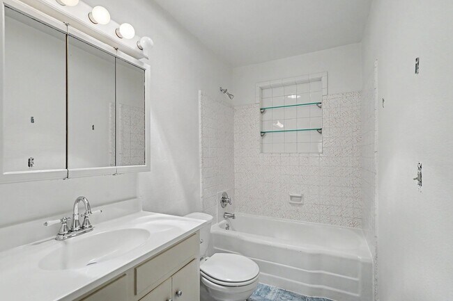 Building Photo - Winter Duplex - VPM215153W-4