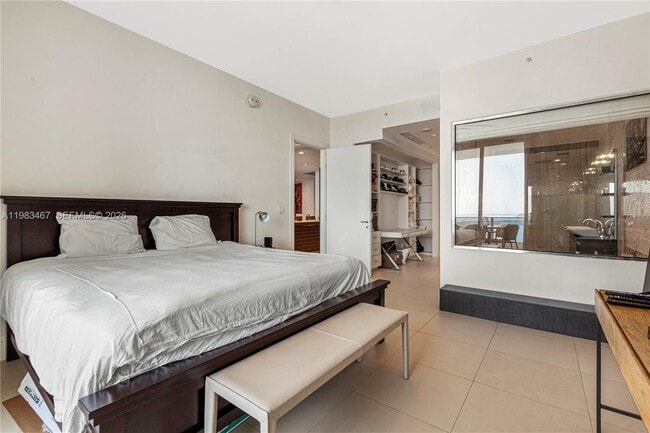 Building Photo - 200 Biscayne Blvd Way