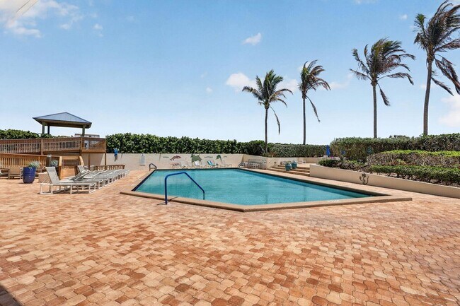 Building Photo - 9650 S Ocean Dr