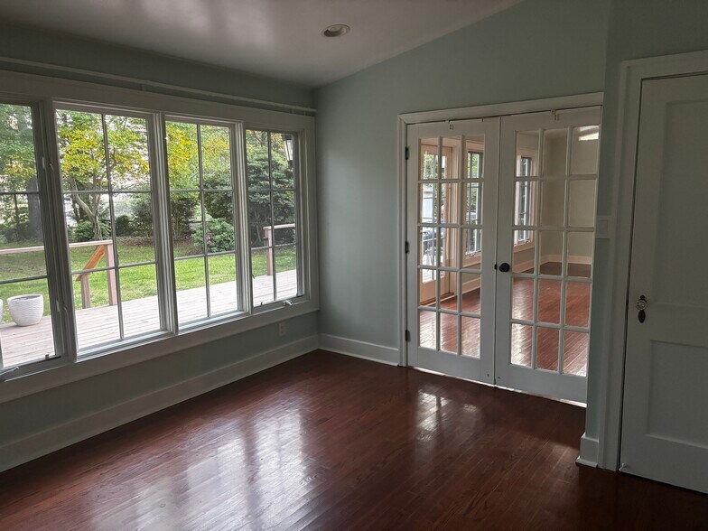 Sunny Office/BR - 115 S Ridgeley Rd