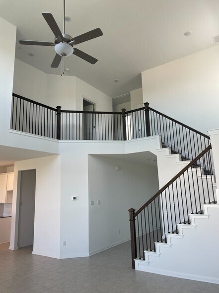Building Photo - 206 Sun Daisy Rd