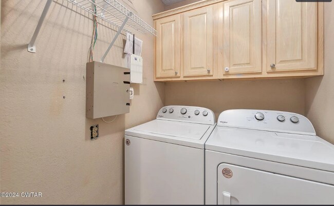 Building Photo - 70 Richfield Cove