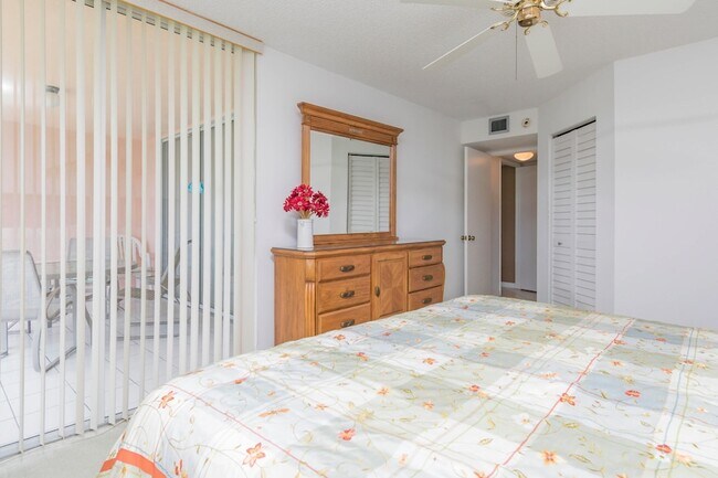 Building Photo - 353 S US Hwy 1