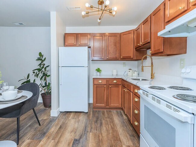 Building Photo - 2101 Reamer Dr