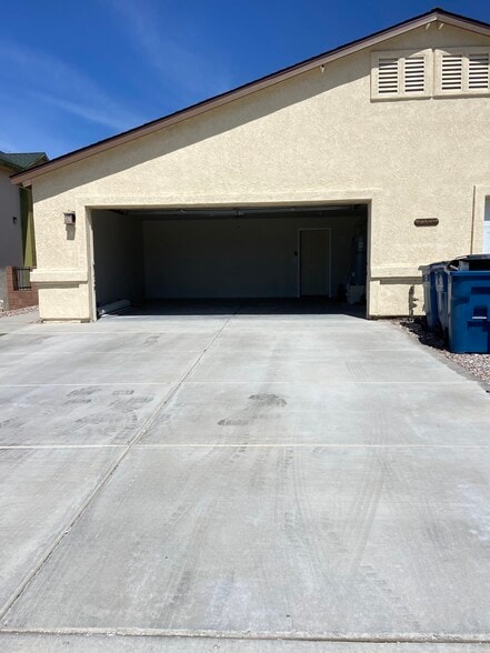 Building Photo - 2699 Cll De Mercado