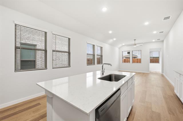 Building Photo - 405 Green Gables Dr