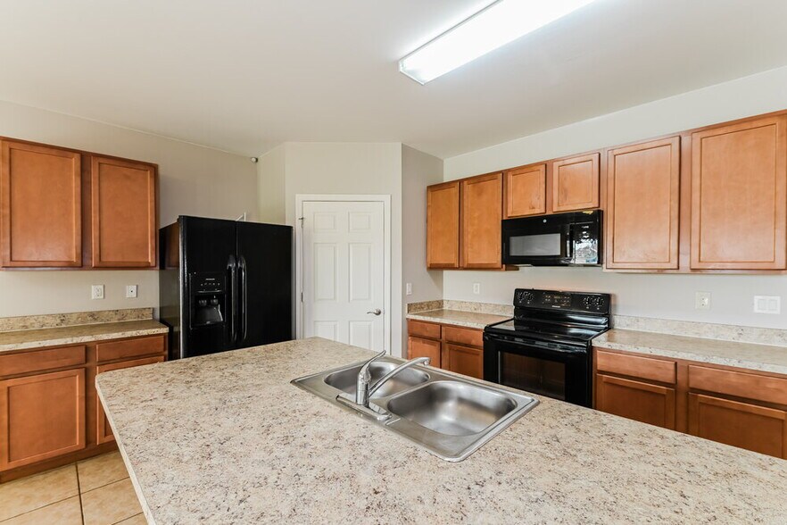 Building Photo - 25 SW 19th Terrace