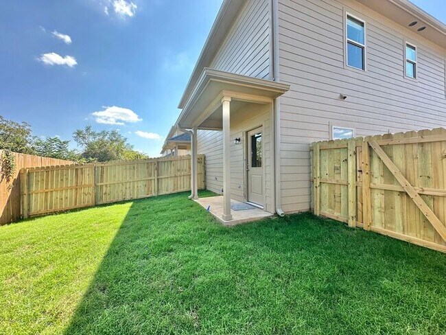 Building Photo - New Construction 3 Bedroom 2.5 Bathroom To...