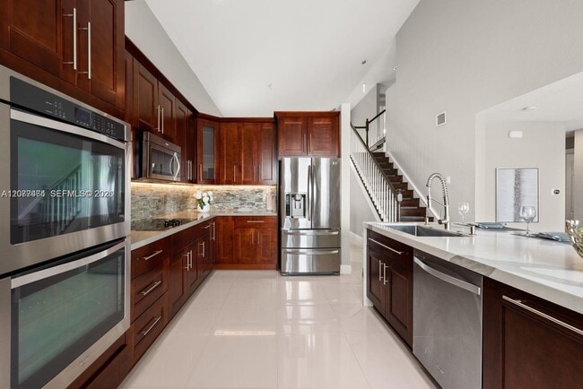 Building Photo - 4962 SW 173rd Ave