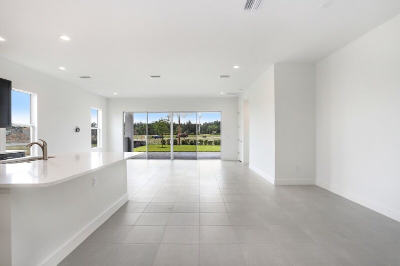 Building Photo - 30000 Neroli St