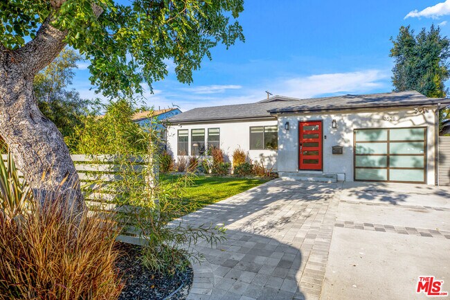 Building Photo - 3526 Kelton Ave