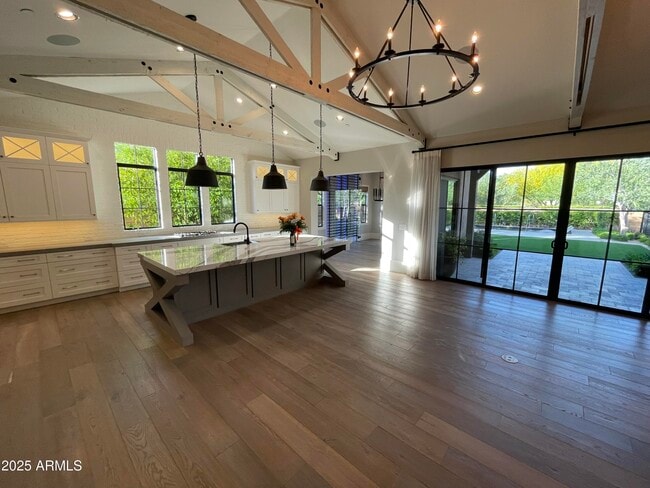 Building Photo - 10203 E Camelot Ct