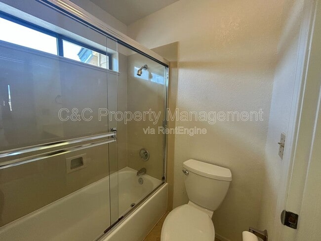 Building Photo - 284 Preakness Ln