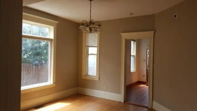 Building Photo - 3119 N James Ave