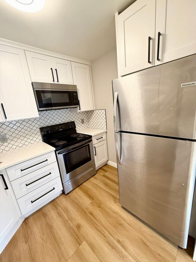 Building Photo - Meridian Apartments