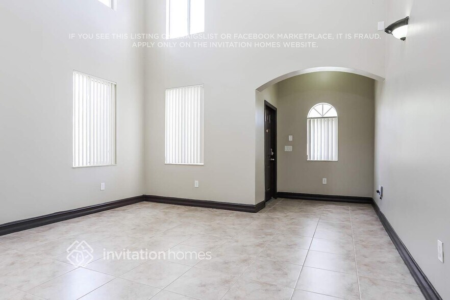 Building Photo - 15650 SW 13th Terrace