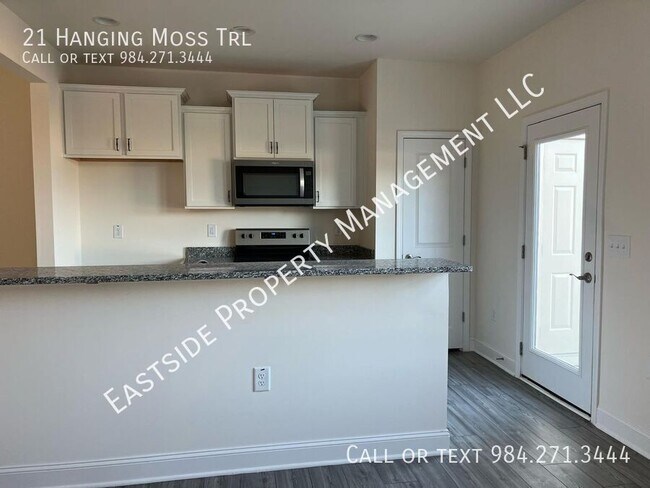 Building Photo - 21 Hanging Moss Trl