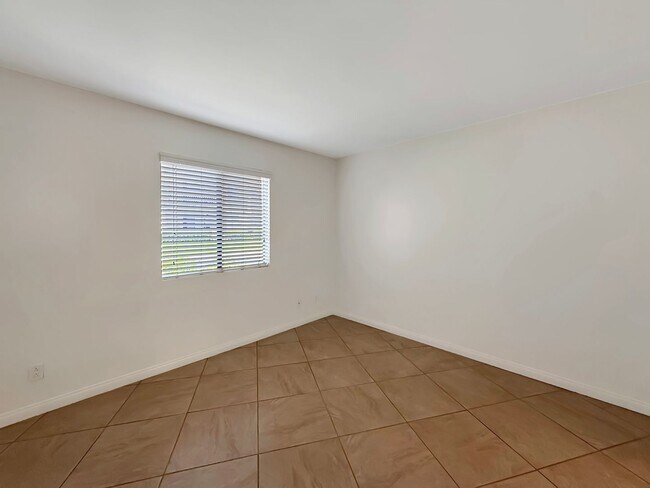 Building Photo - Spacious 3BR/2BA Condo in Rancho San Diego...