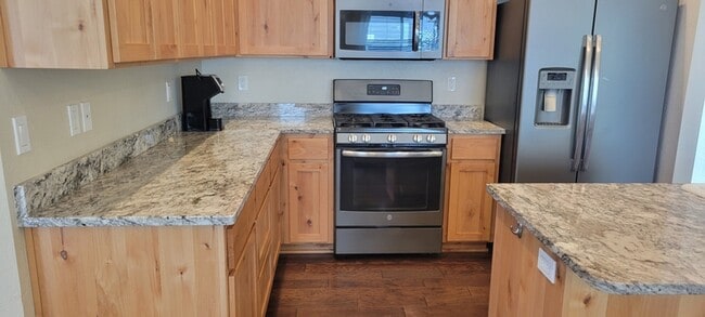 Building Photo - 108 SW Little Meadow Ln