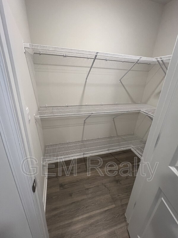 Building Photo - 3275 White Tail Drive