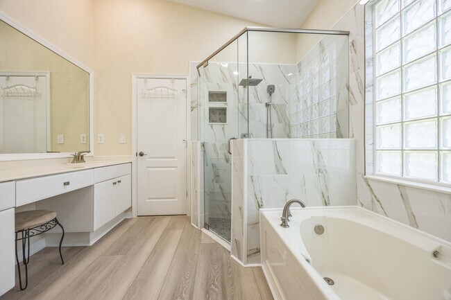Building Photo - 5780 Saddle Trail Ln