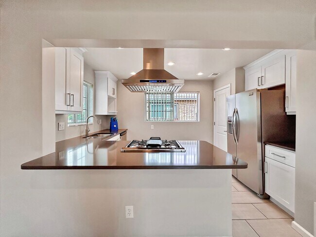 Building Photo - SLOAN'S LAKE: 2-BEDROOM 1 BATH WITH HIGH-E...